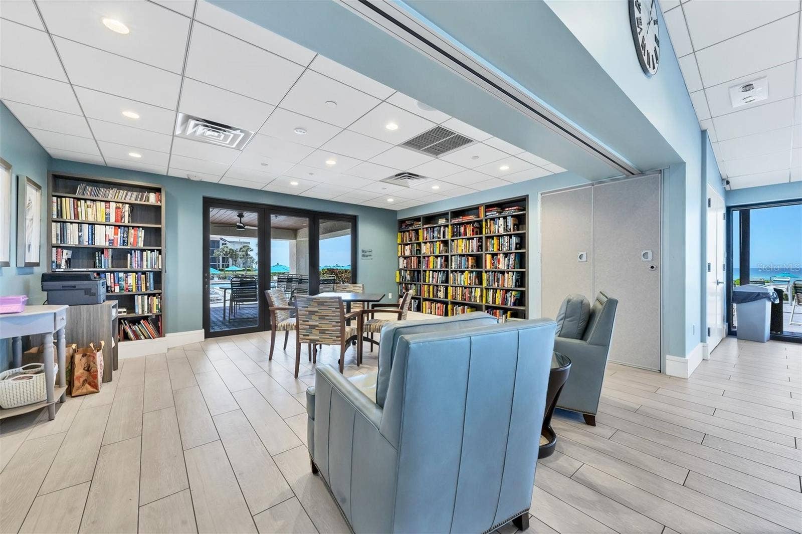1955 GULF OF MEXICO DRIVE, #G6-407, Longboat Key, FL 34228 Community room library