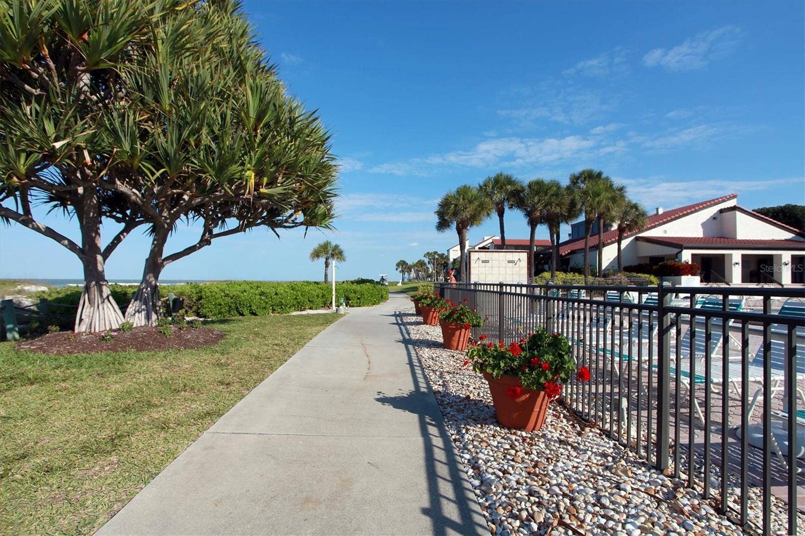 1955 GULF OF MEXICO DRIVE, #G6-407, Longboat Key, FL 34228 Walking Paths