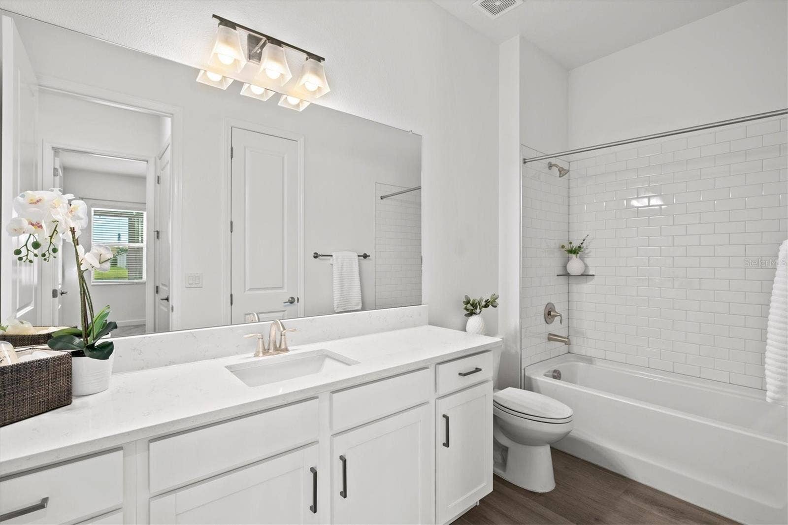 17216 SCUBA CREST STREET, Wimauma, FL 33598 17216 SCUBA CREST STREET, Wimauma, FL 33598