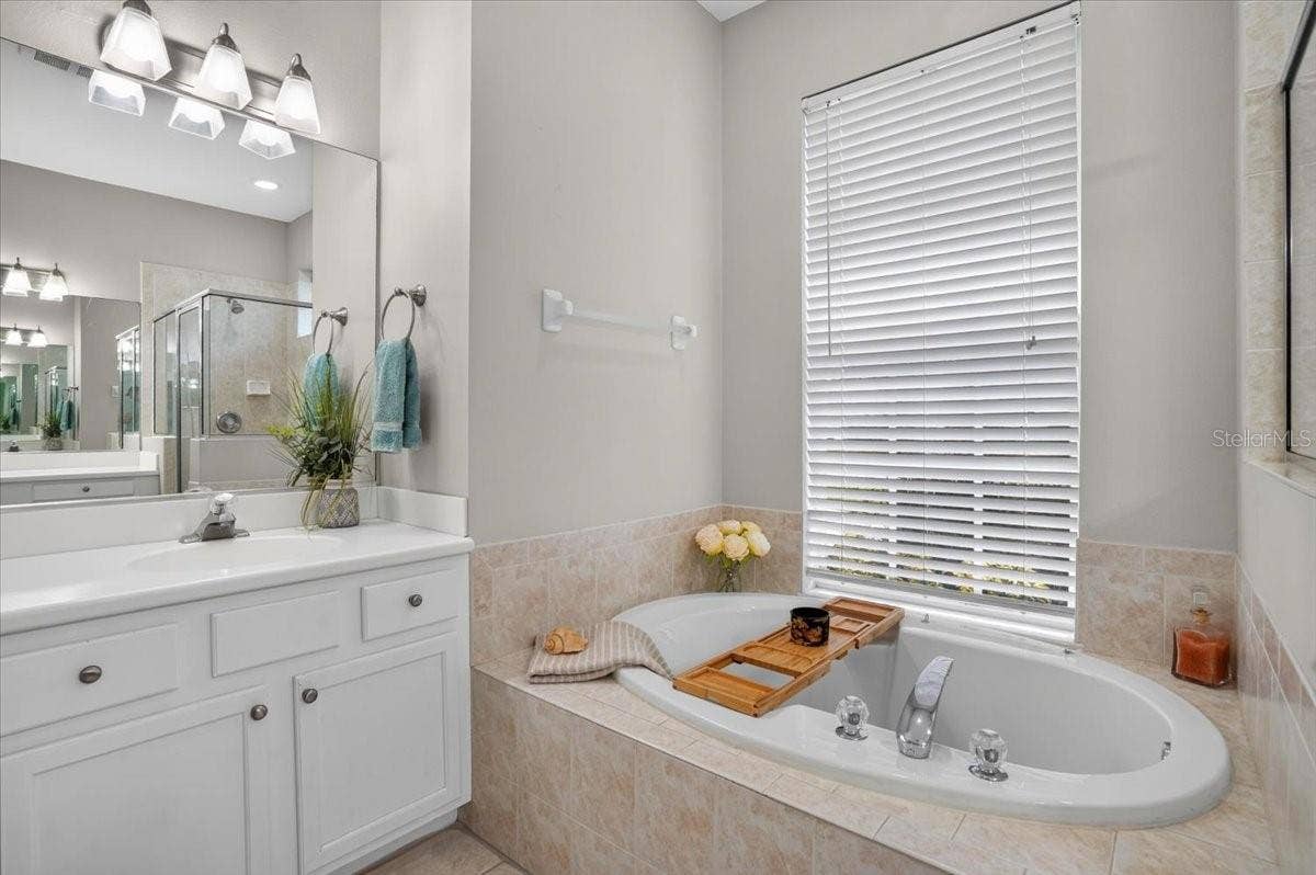 14003 NIGHTHAWK TERRACE, Lakewood Ranch, FL 34202