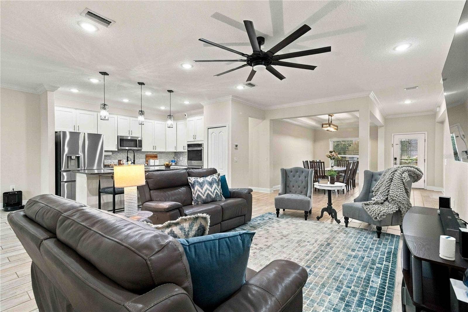 15502 31ST STREET E, Parrish, FL 34219 Light-filled living area