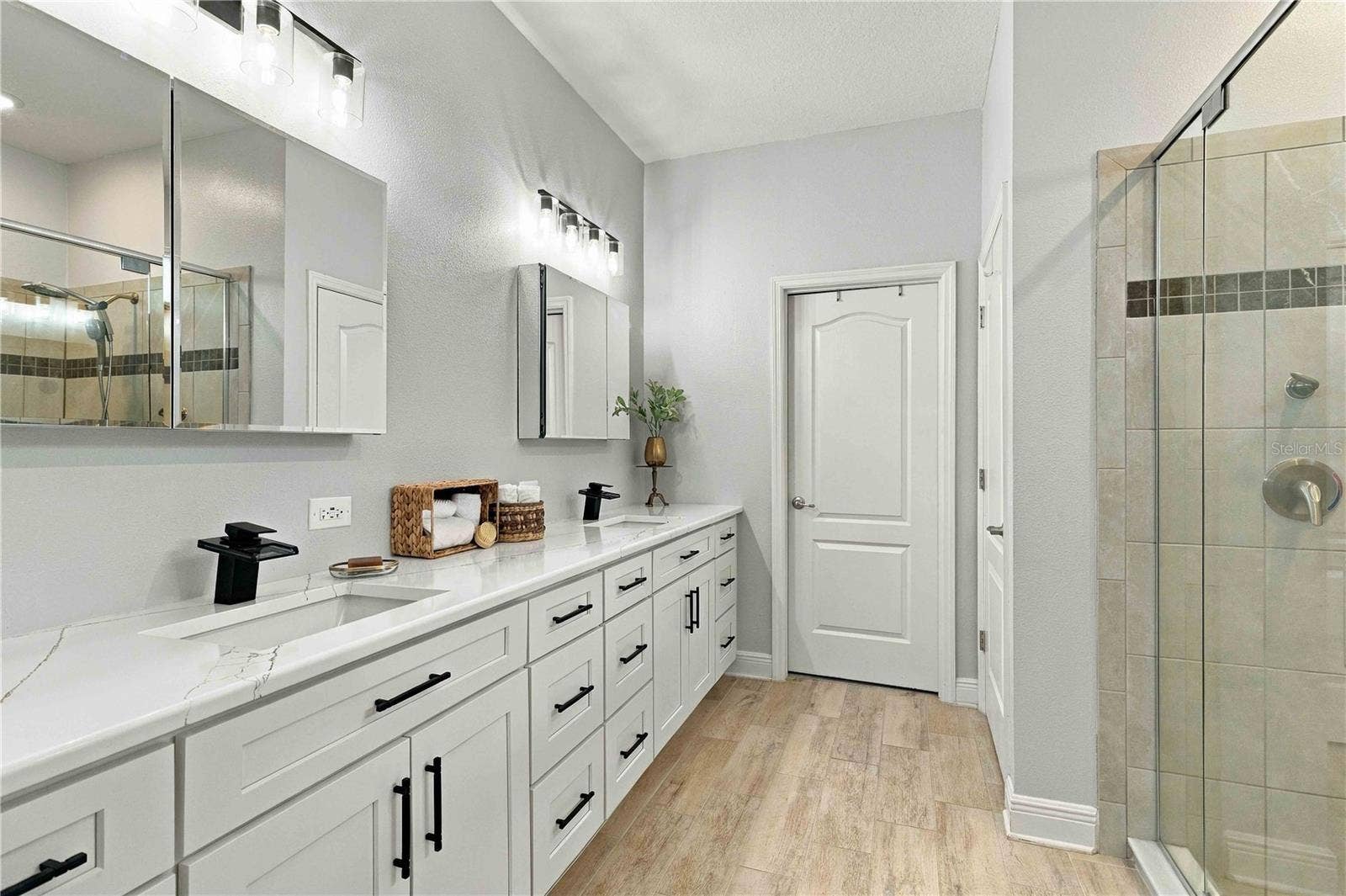 15502 31ST STREET E, Parrish, FL 34219 owners retreat bathroom