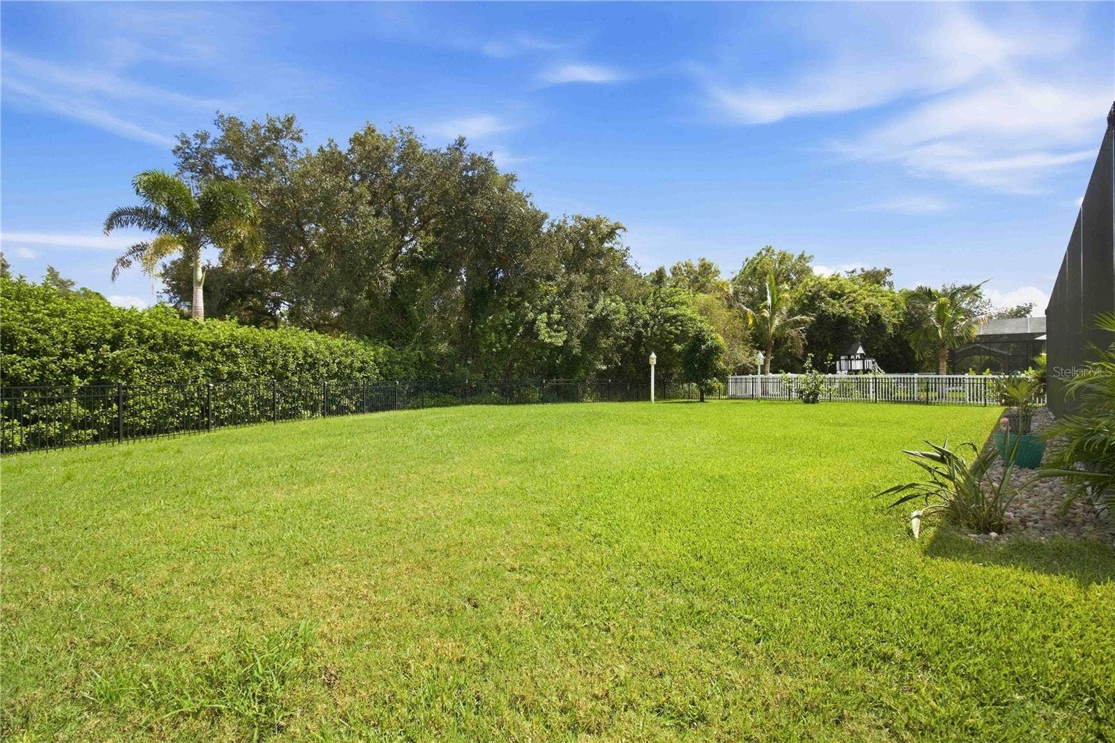 15502 31ST STREET E, Parrish, FL 34219 Plenty of room to entertain
