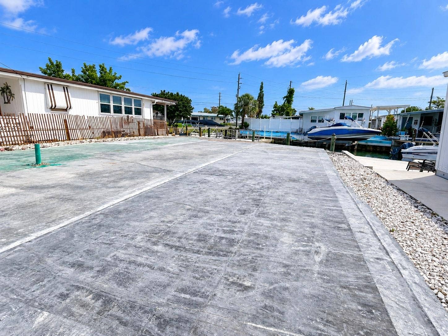 6905 W BAYOU LANE, Bradenton, FL 34207