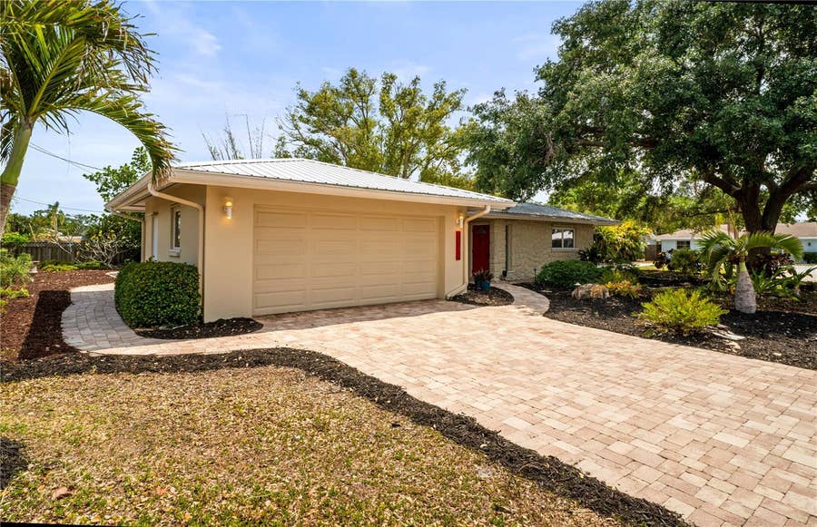 Property photo for 6512 BOWLINE DRIVE, Sarasota, FL