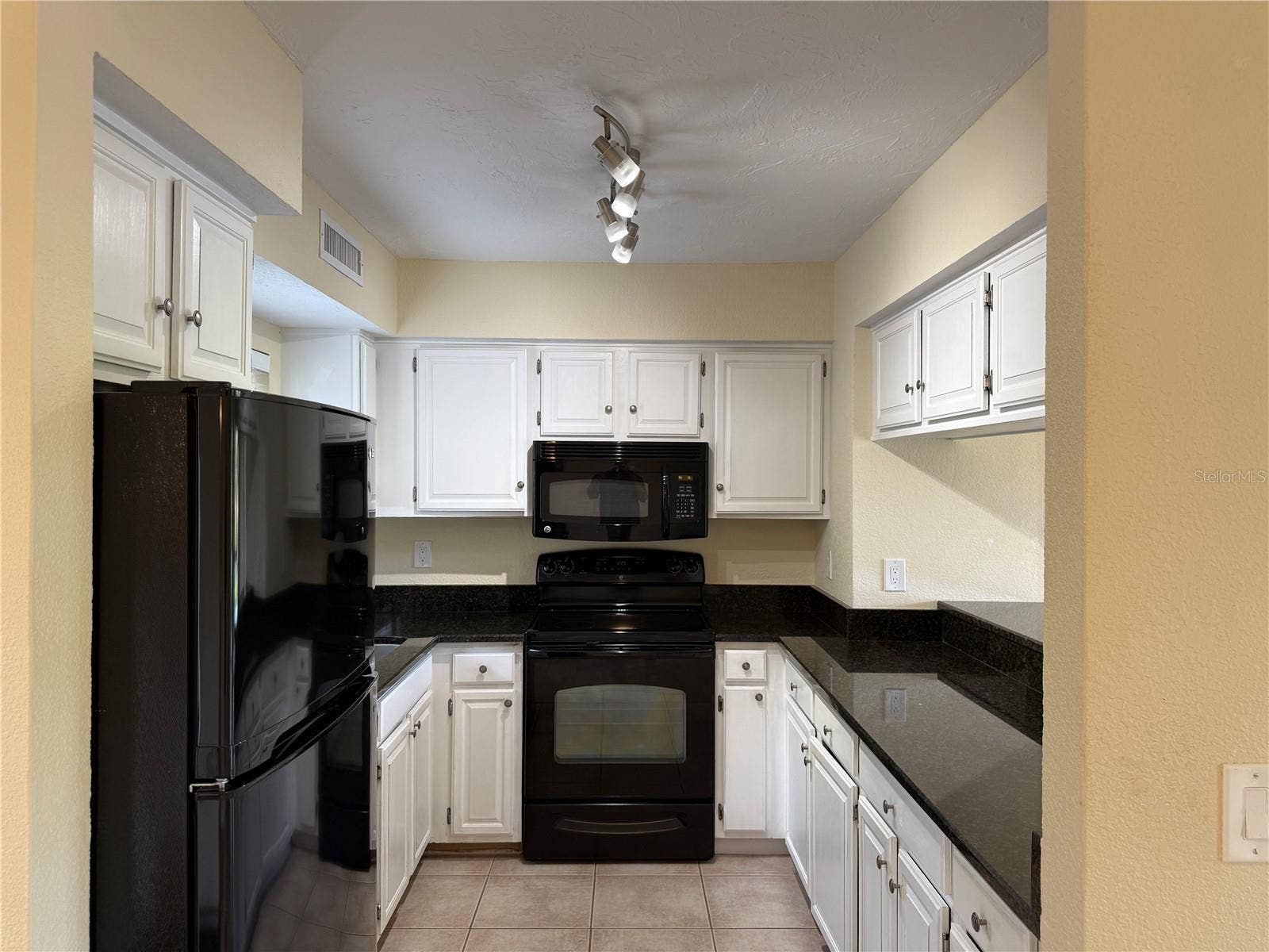 5697 ASHTON LAKE DRIVE, #6, Sarasota, FL 34231 5697 ASHTON LAKE DRIVE, #6, Sarasota, FL 34231