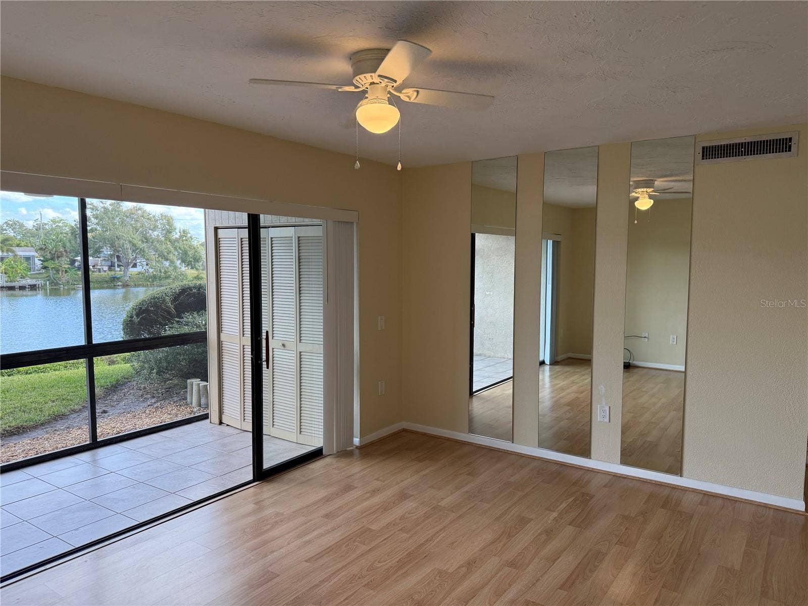 5697 ASHTON LAKE DRIVE, #6, Sarasota, FL 34231 great room