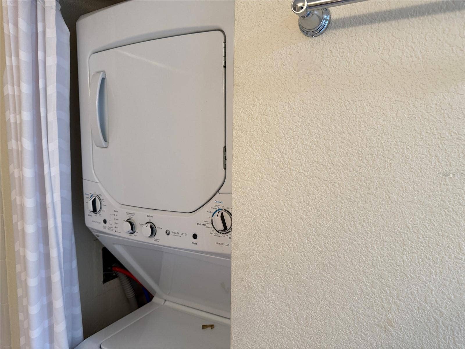 5697 ASHTON LAKE DRIVE, #6, Sarasota, FL 34231 washer/ dryer