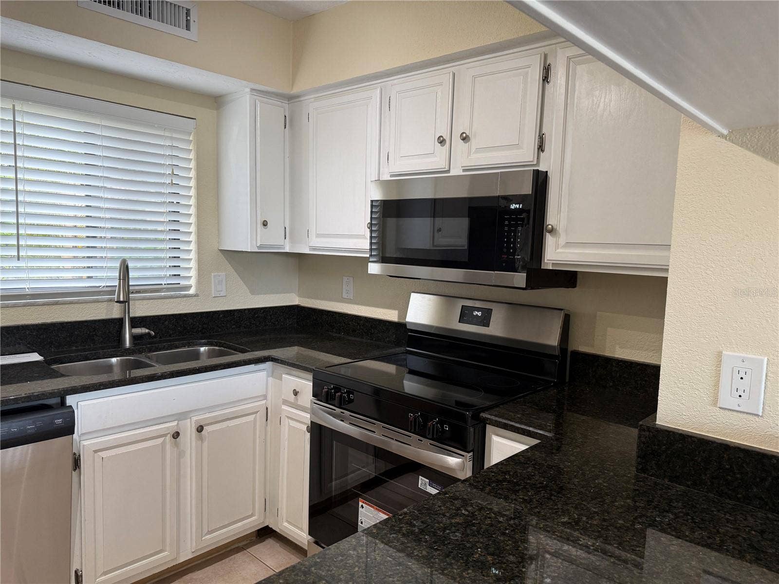 5697 ASHTON LAKE DRIVE, #6, Sarasota, FL 34231 5697 ASHTON LAKE DRIVE, #6, Sarasota, FL 34231