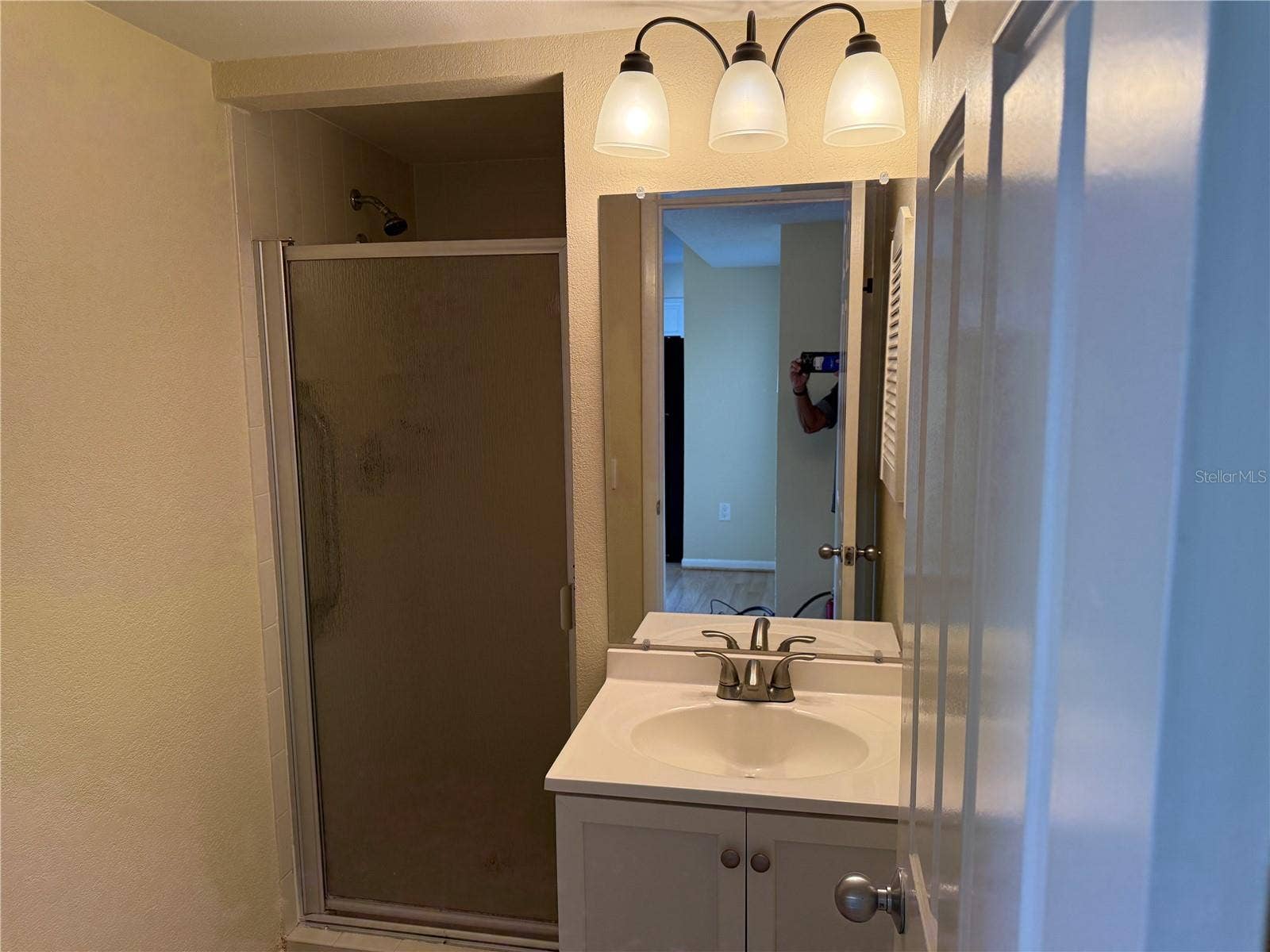 5697 ASHTON LAKE DRIVE, #6, Sarasota, FL 34231 guest bathroom