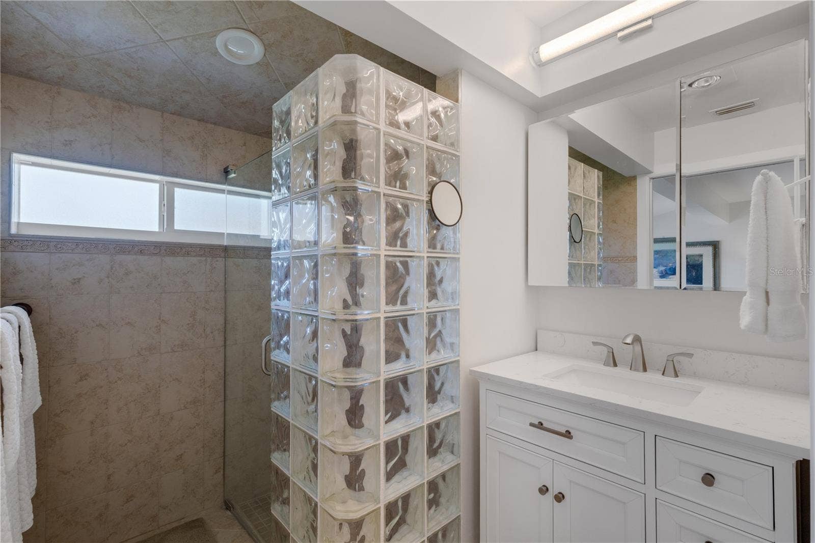 214 HOURGLASS WAY, #V-4, Sarasota, FL 34242 214 HOURGLASS WAY, #V-4, Sarasota, FL 34242