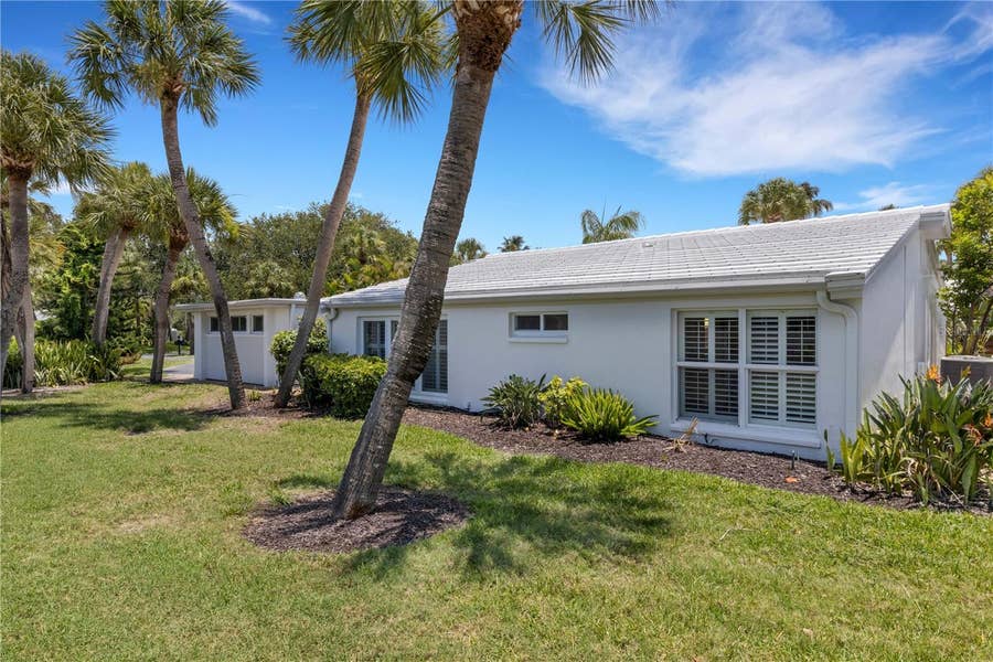 Property photo for 214 HOURGLASS WAY, #V-4, Sarasota, FL