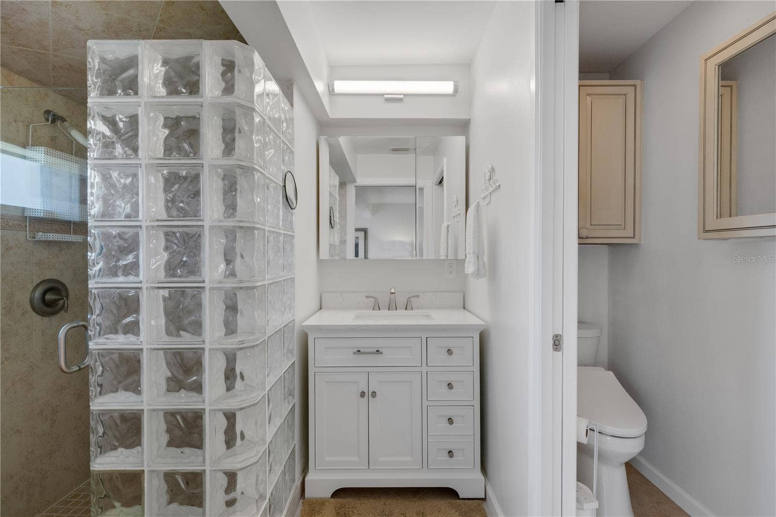214 HOURGLASS WAY, #V-4, Sarasota, FL 34242 214 HOURGLASS WAY, #V-4, Sarasota, FL 34242