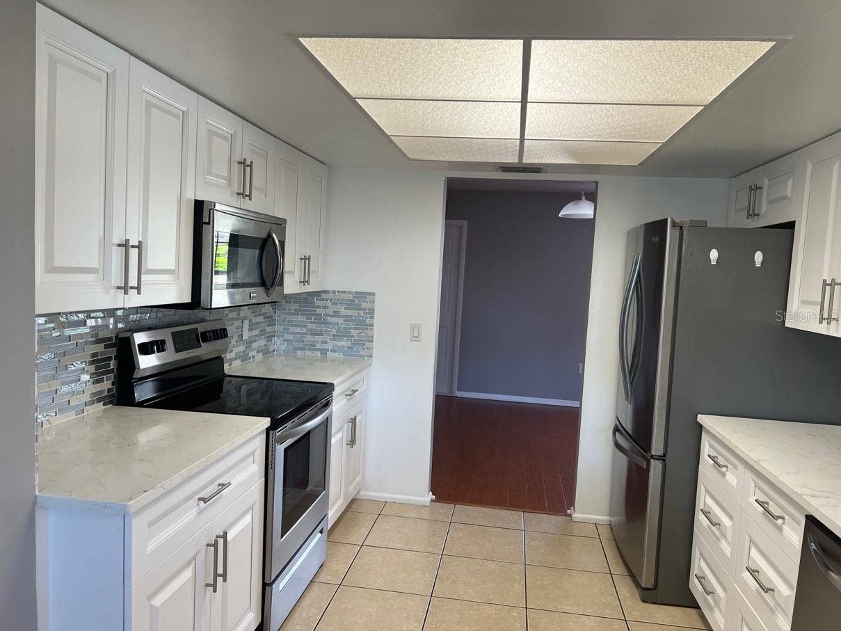 4115 23RD AVE W, Bradenton, FL 34205 4115 23RD AVE W, Bradenton, FL 34205