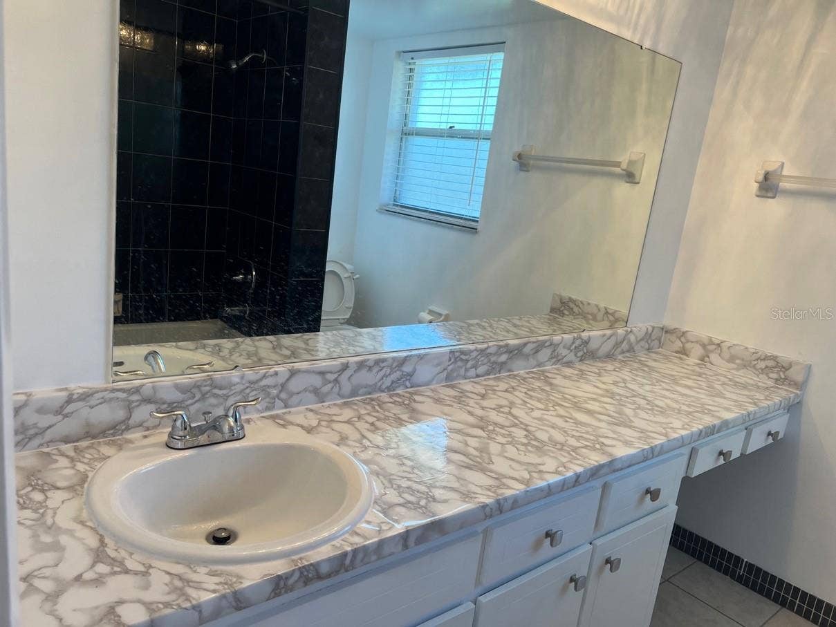 4115 23RD AVE W, Bradenton, FL 34205 4115 23RD AVE W, Bradenton, FL 34205
