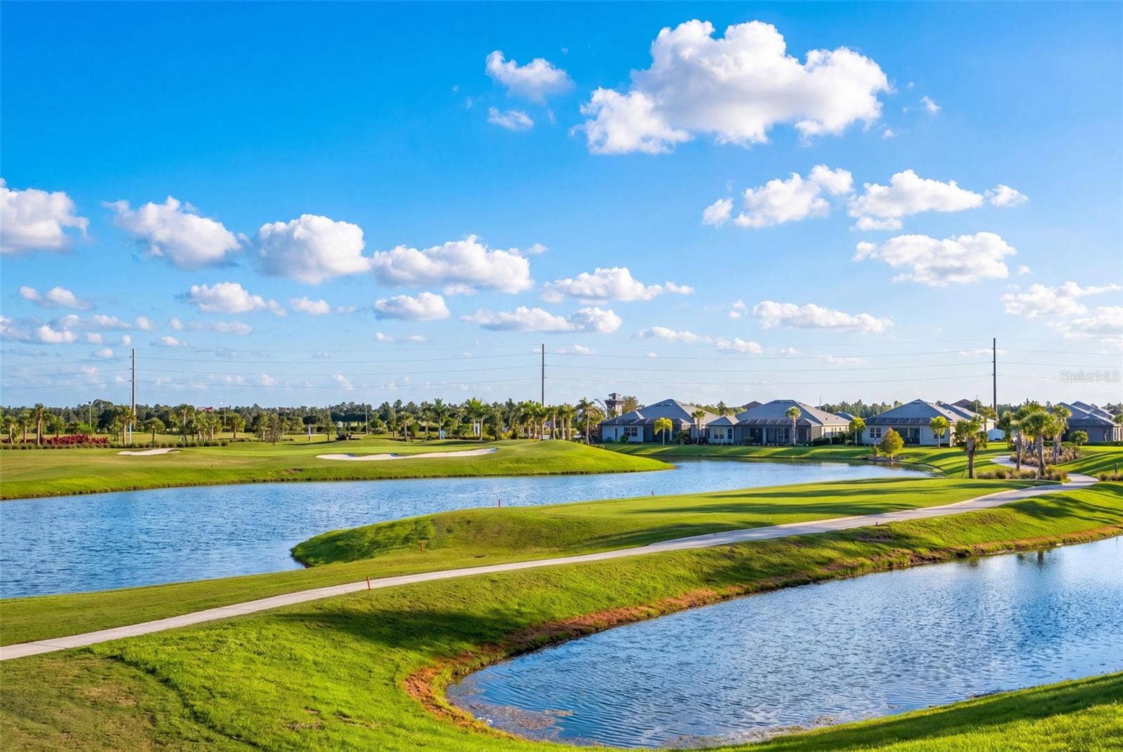 18911 SCALLOP LOOP, #204, Lakewood Ranch, FL 34211 Community golf course