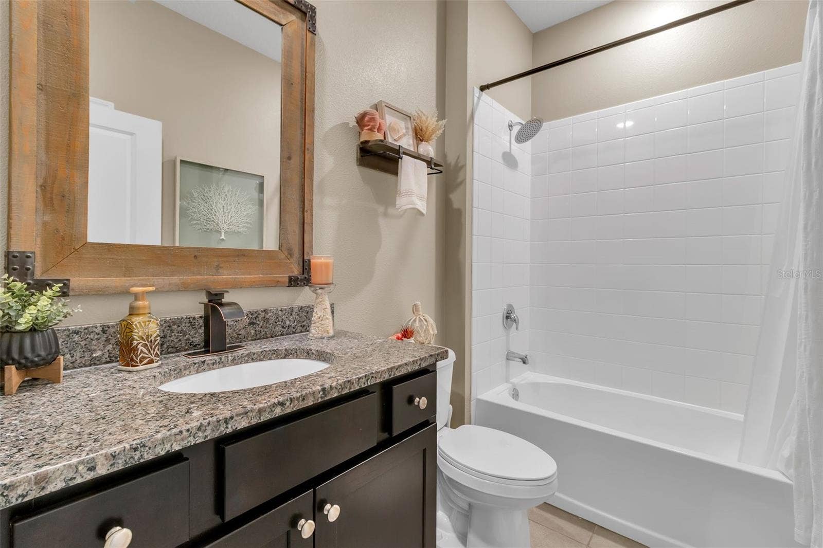 13225 WATERLEAF GARDEN CIRCLE, Riverview, FL 33579 13225 WATERLEAF GARDEN CIRCLE, Riverview, FL 33579