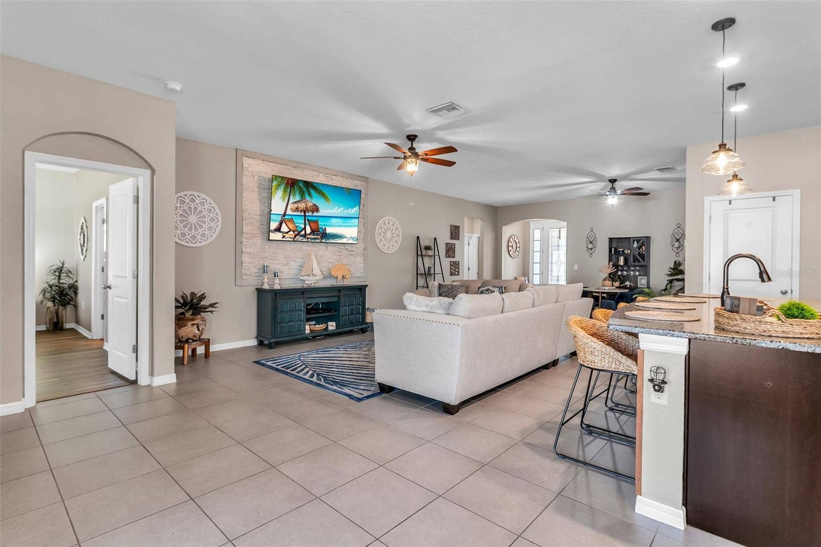 13225 WATERLEAF GARDEN CIRCLE, Riverview, FL 33579 13225 WATERLEAF GARDEN CIRCLE, Riverview, FL 33579