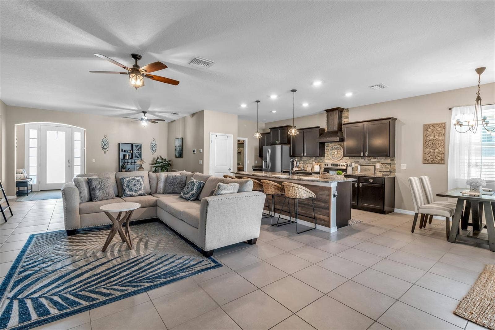 13225 WATERLEAF GARDEN CIRCLE, Riverview, FL 33579 13225 WATERLEAF GARDEN CIRCLE, Riverview, FL 33579