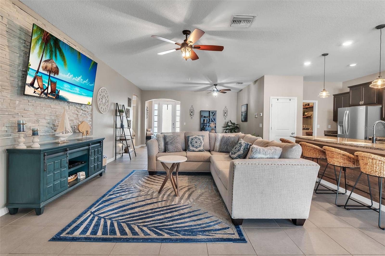 13225 WATERLEAF GARDEN CIRCLE, Riverview, FL 33579 13225 WATERLEAF GARDEN CIRCLE, Riverview, FL 33579