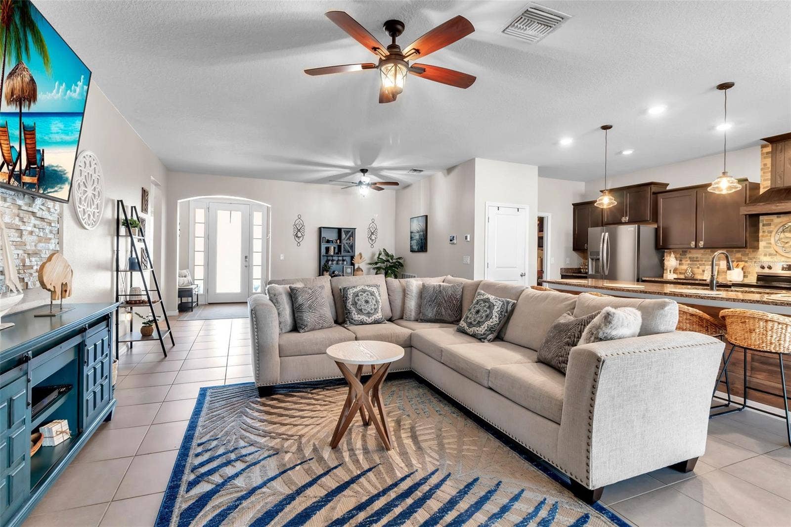 13225 WATERLEAF GARDEN CIRCLE, Riverview, FL 33579 13225 WATERLEAF GARDEN CIRCLE, Riverview, FL 33579