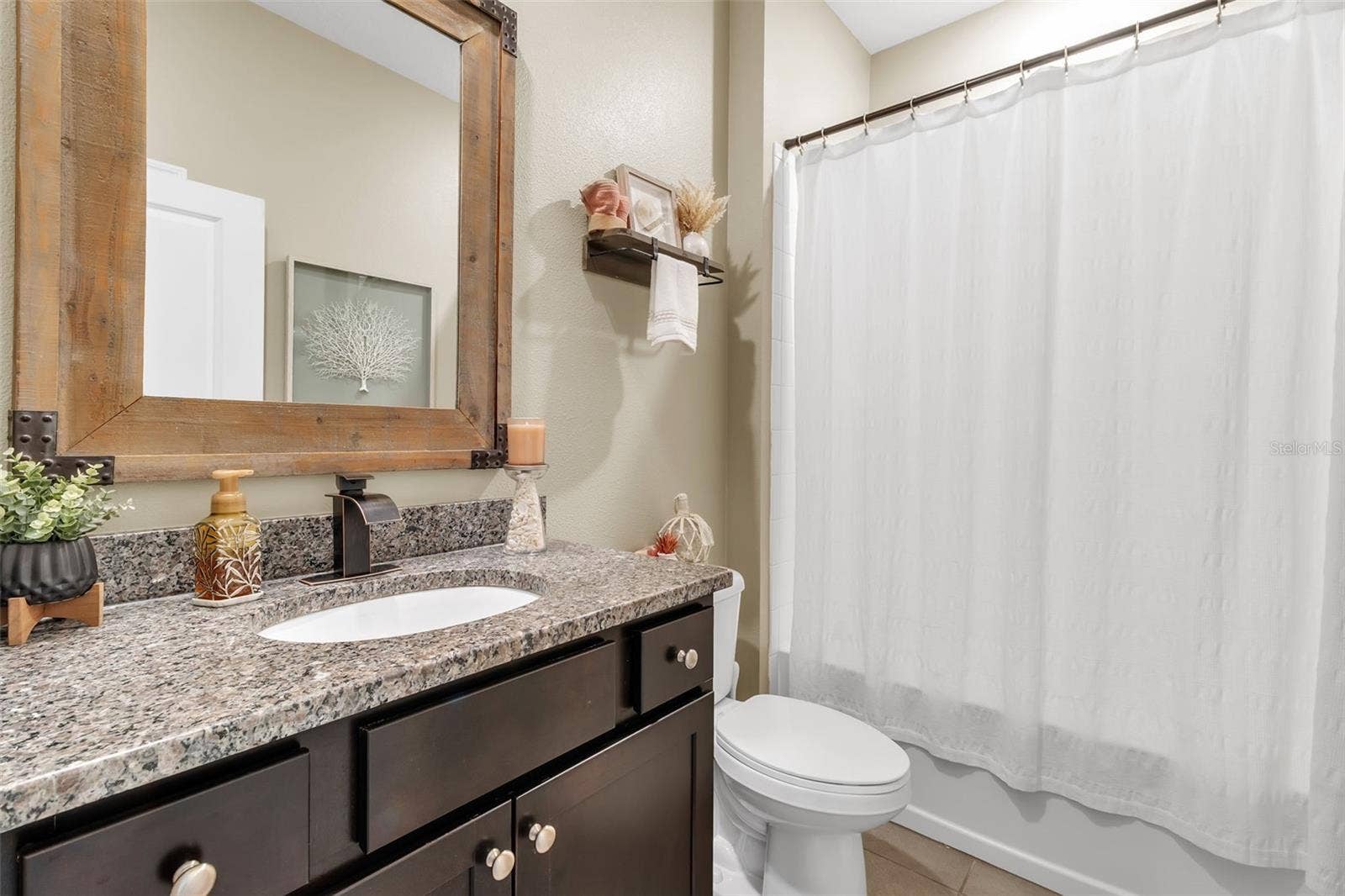 13225 WATERLEAF GARDEN CIRCLE, Riverview, FL 33579 13225 WATERLEAF GARDEN CIRCLE, Riverview, FL 33579