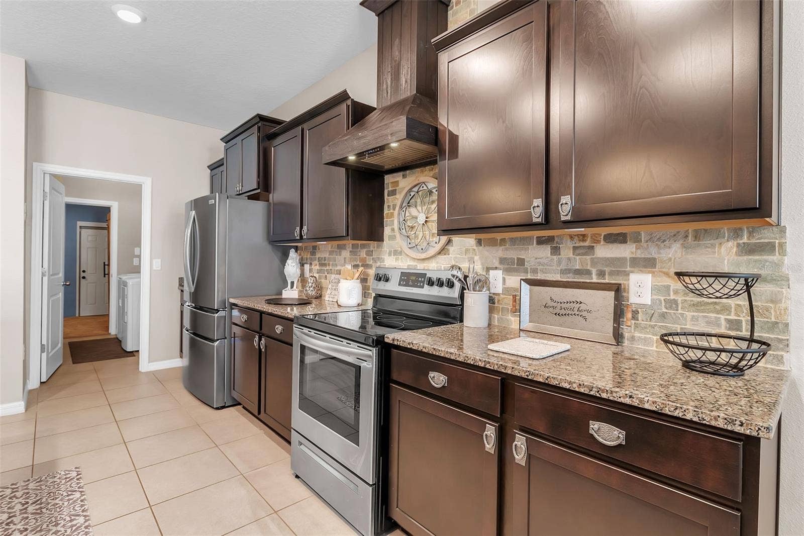 13225 WATERLEAF GARDEN CIRCLE, Riverview, FL 33579 13225 WATERLEAF GARDEN CIRCLE, Riverview, FL 33579