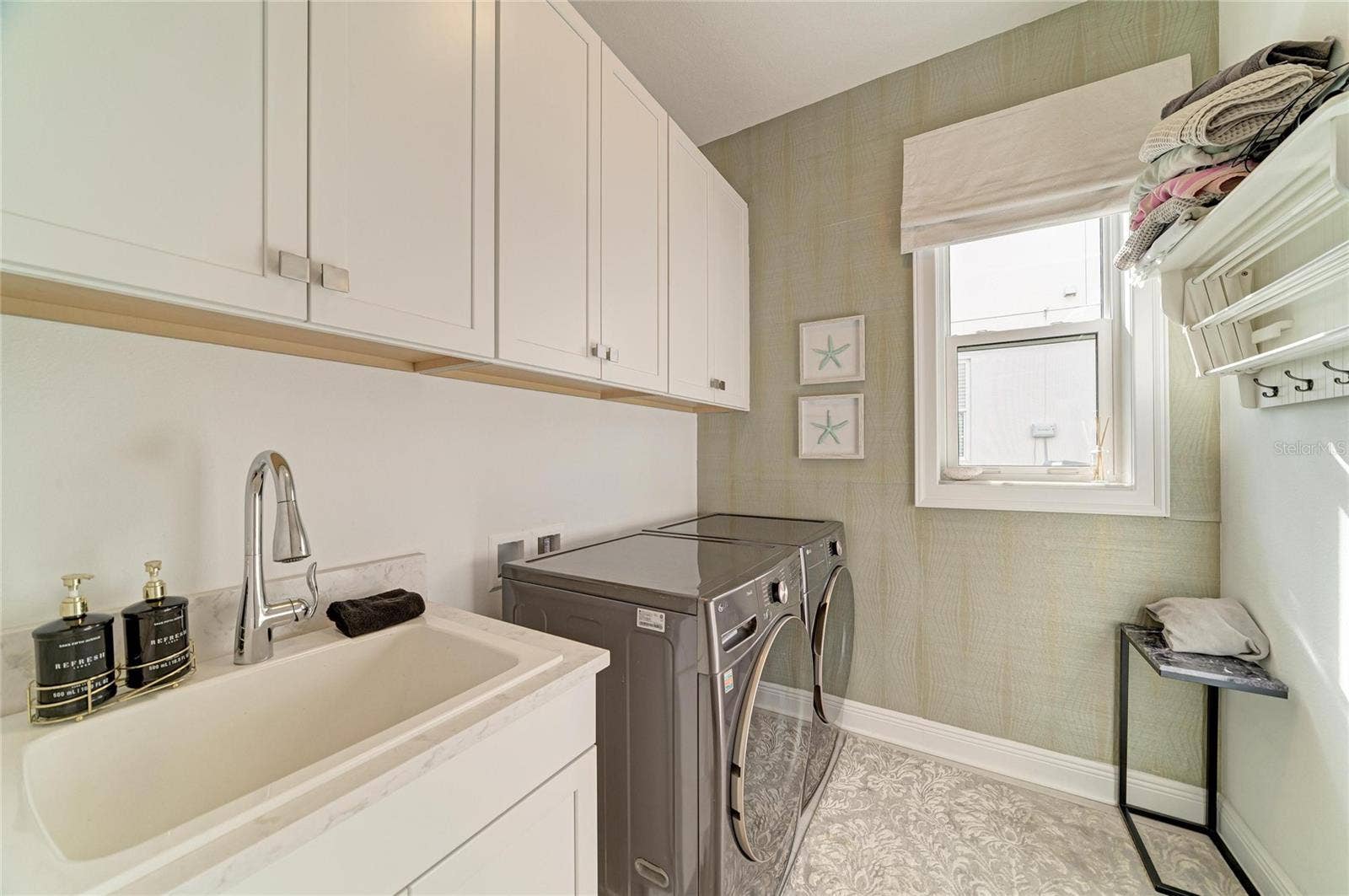6185 LUNGO LAGO DRIVE, Sarasota, FL 34241
