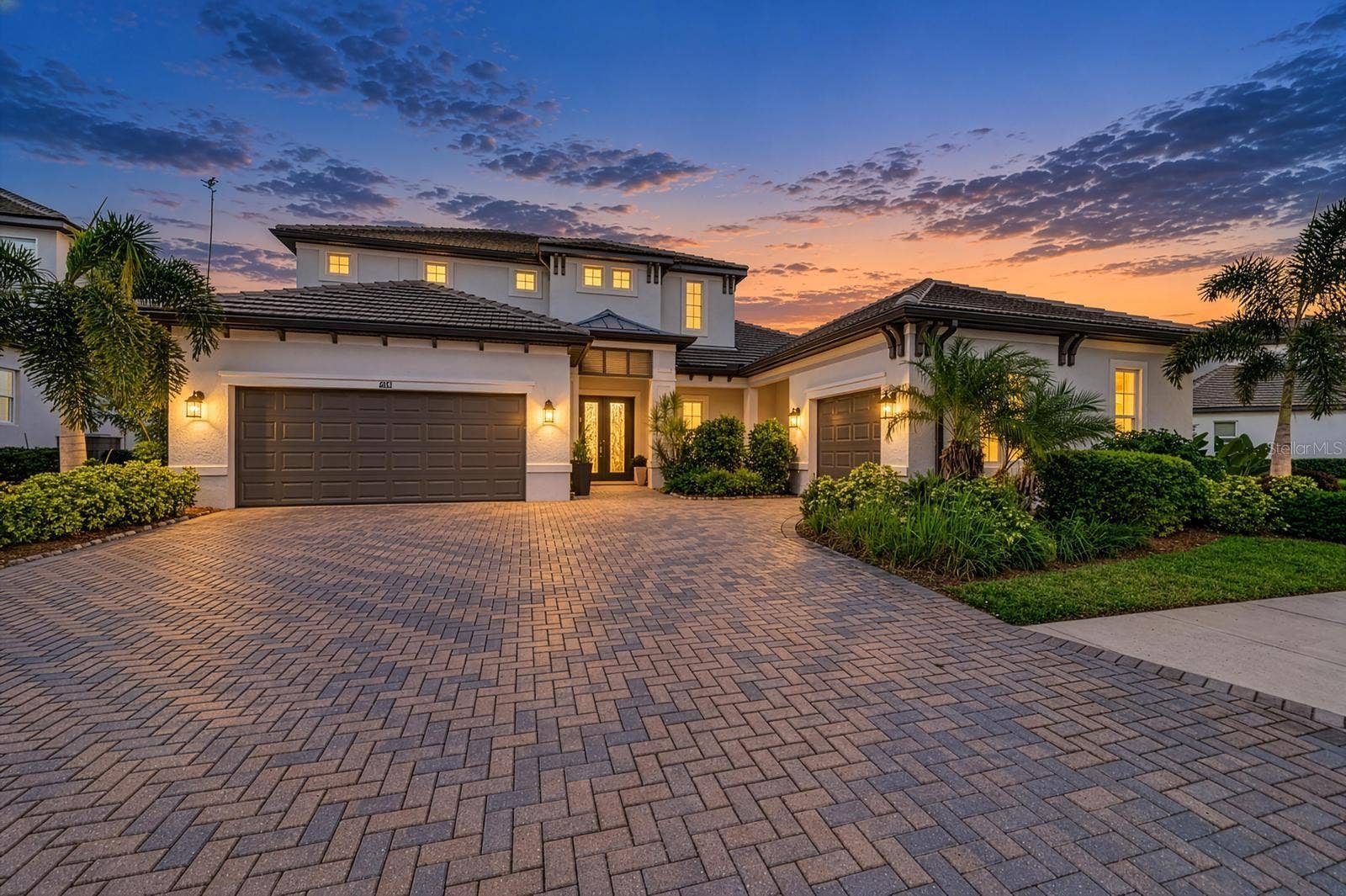 6185 LUNGO LAGO DRIVE, Sarasota, FL 34241