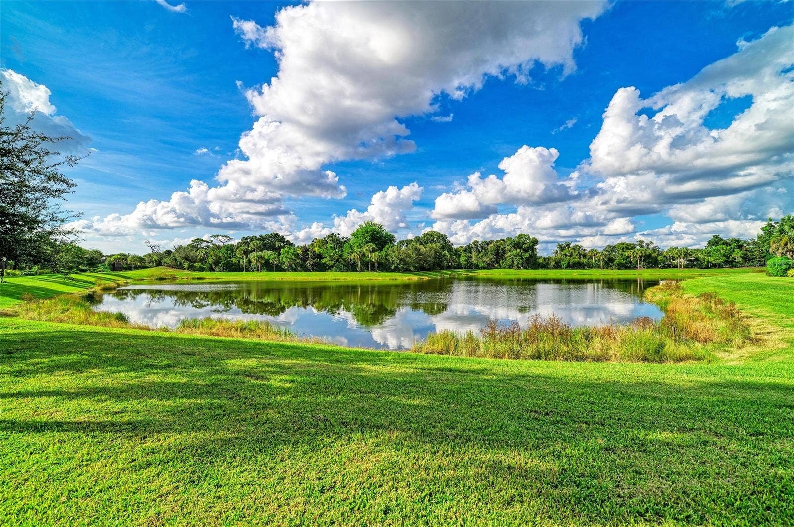 6185 LUNGO LAGO DRIVE, Sarasota, FL 34241