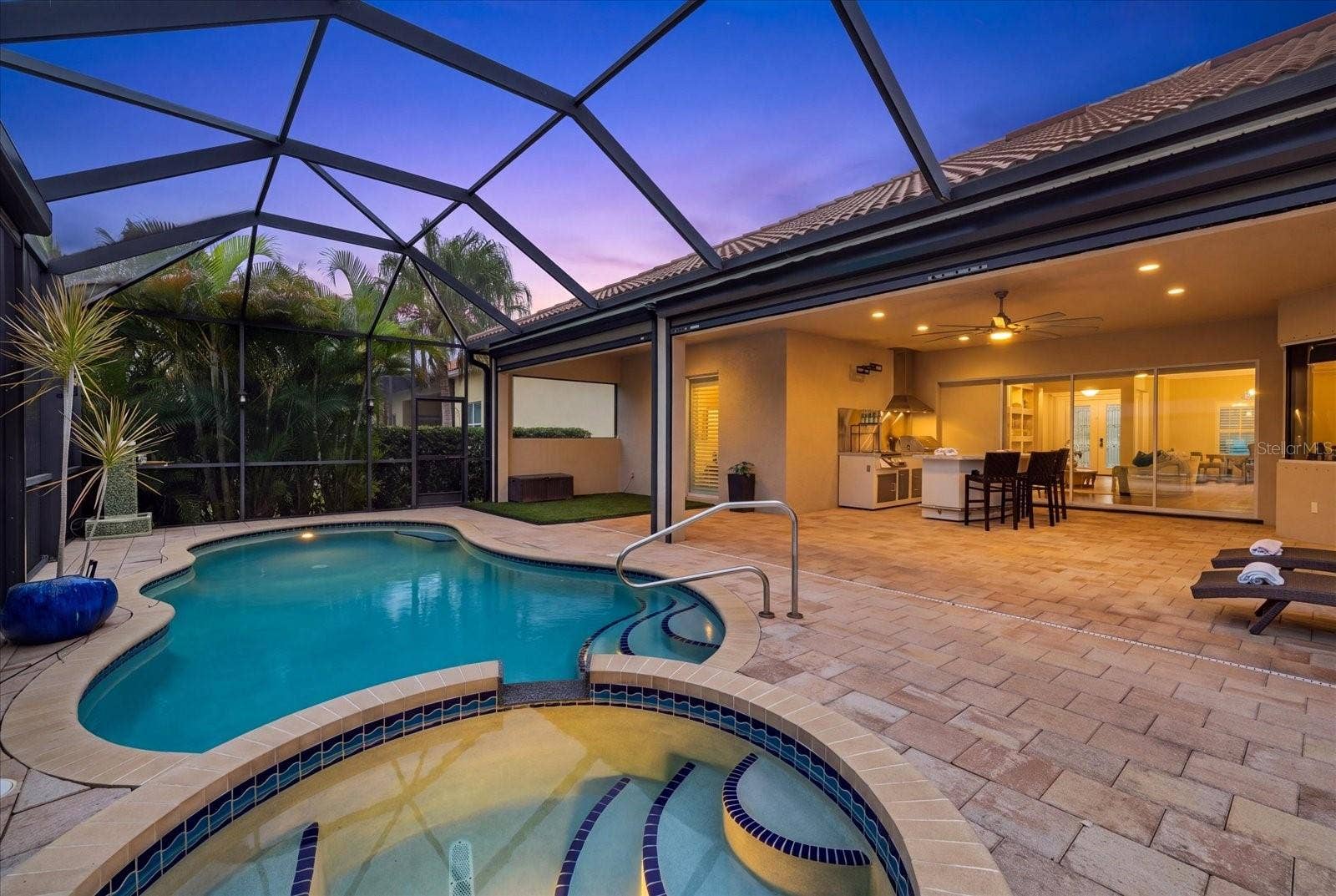 575 FORE DRIVE, Bradenton, FL 34208