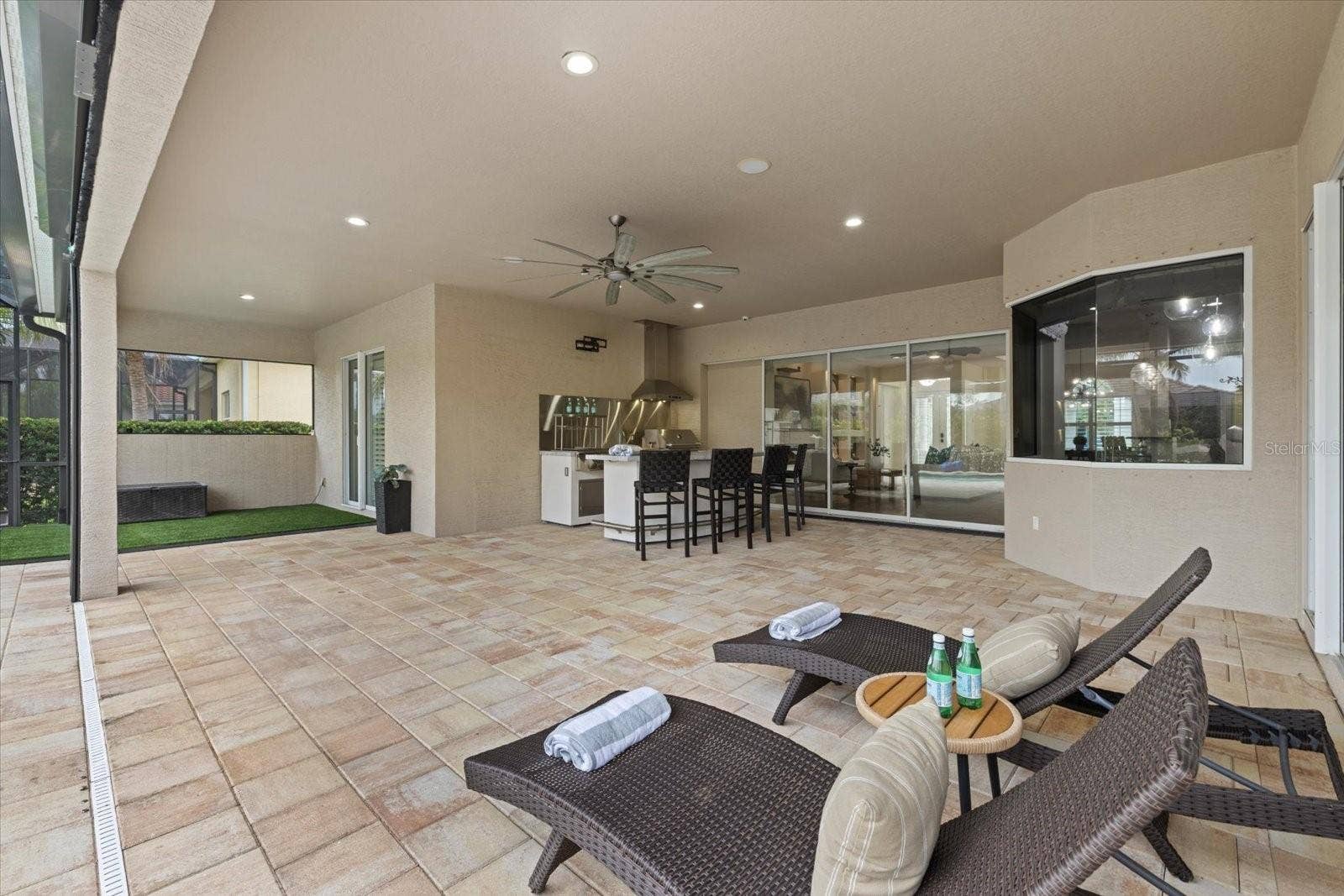 575 FORE DRIVE, Bradenton, FL 34208