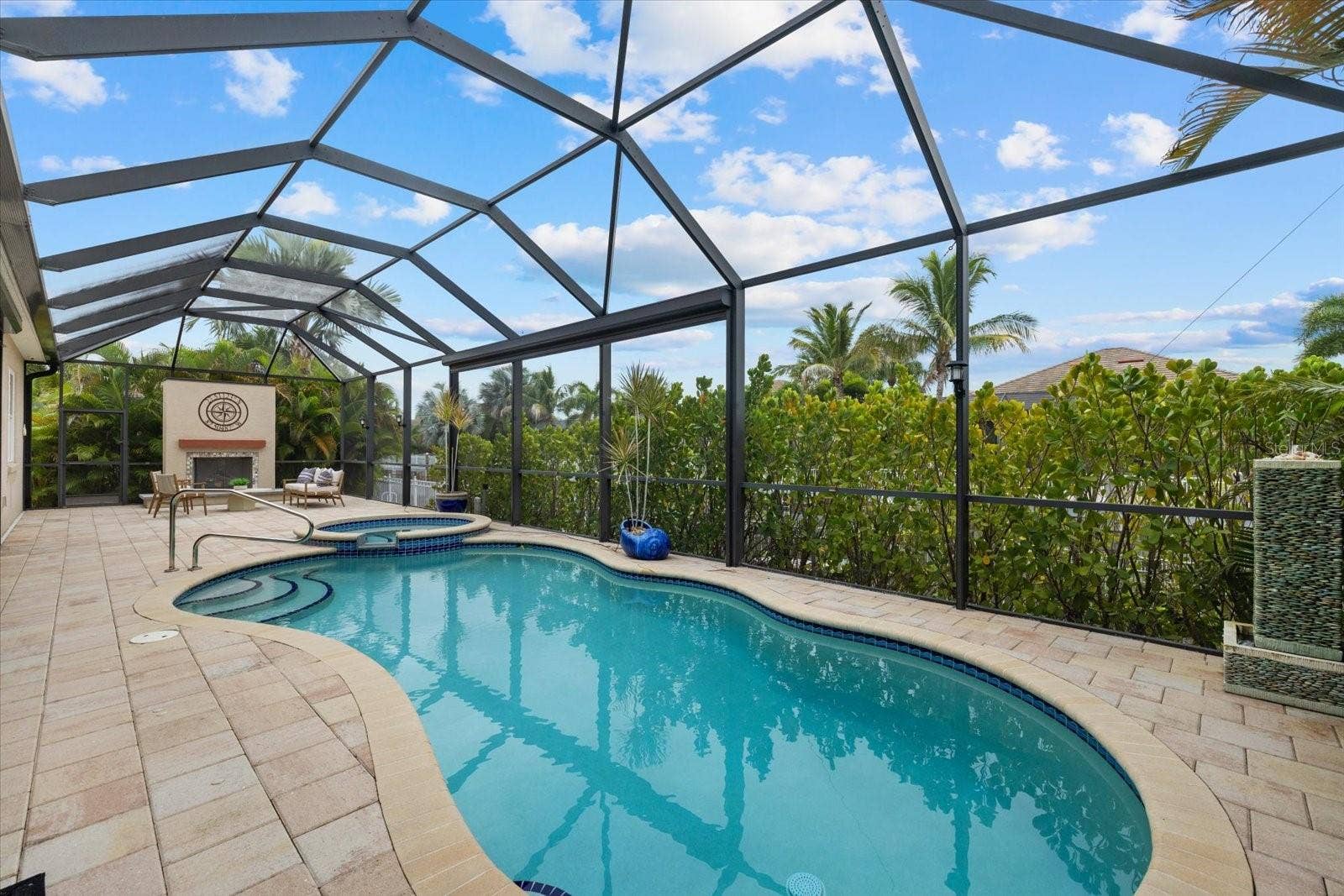 575 FORE DRIVE, Bradenton, FL 34208