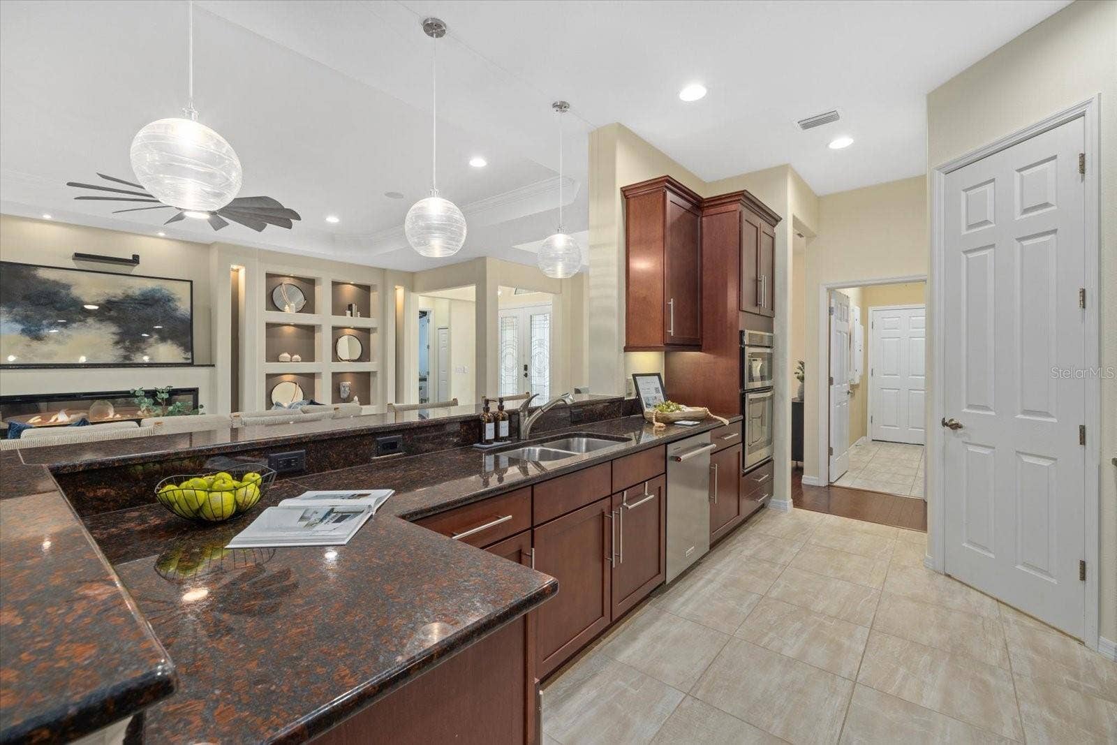 575 FORE DRIVE, Bradenton, FL 34208