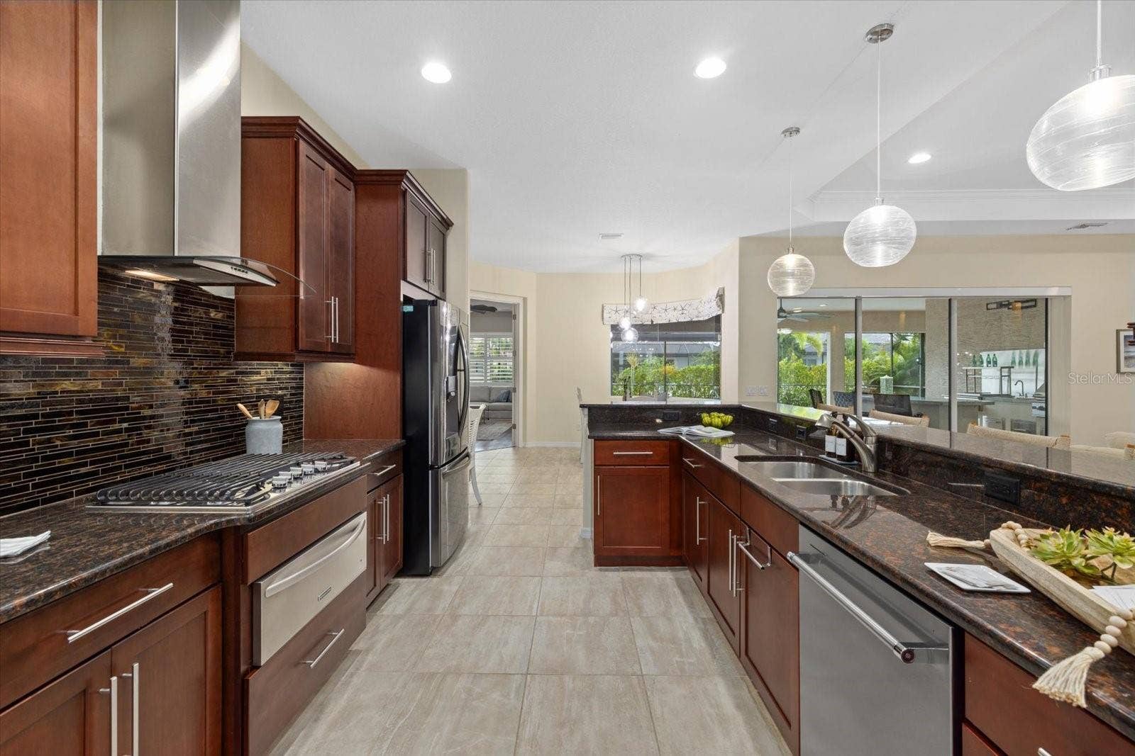 575 FORE DRIVE, Bradenton, FL 34208
