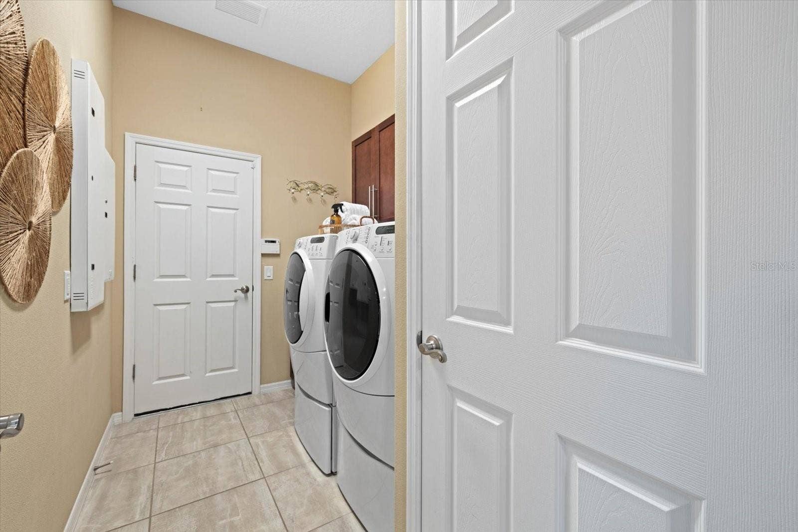 575 FORE DRIVE, Bradenton, FL 34208