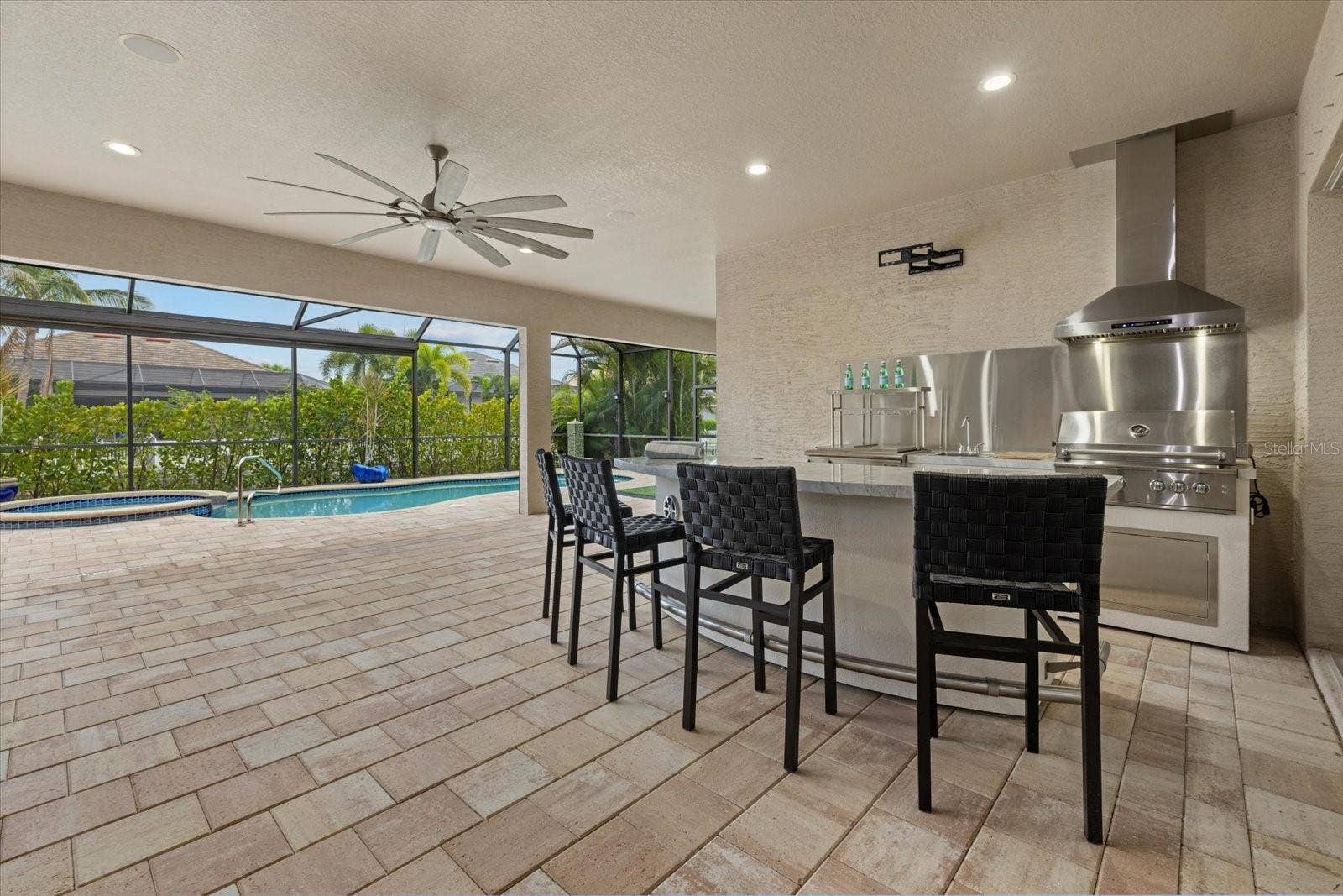 575 FORE DRIVE, Bradenton, FL 34208