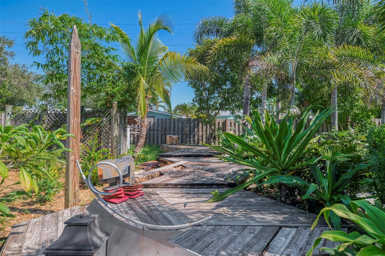 211 46TH STREET W, Bradenton, FL 34209 211 46TH STREET W, Bradenton, FL 34209