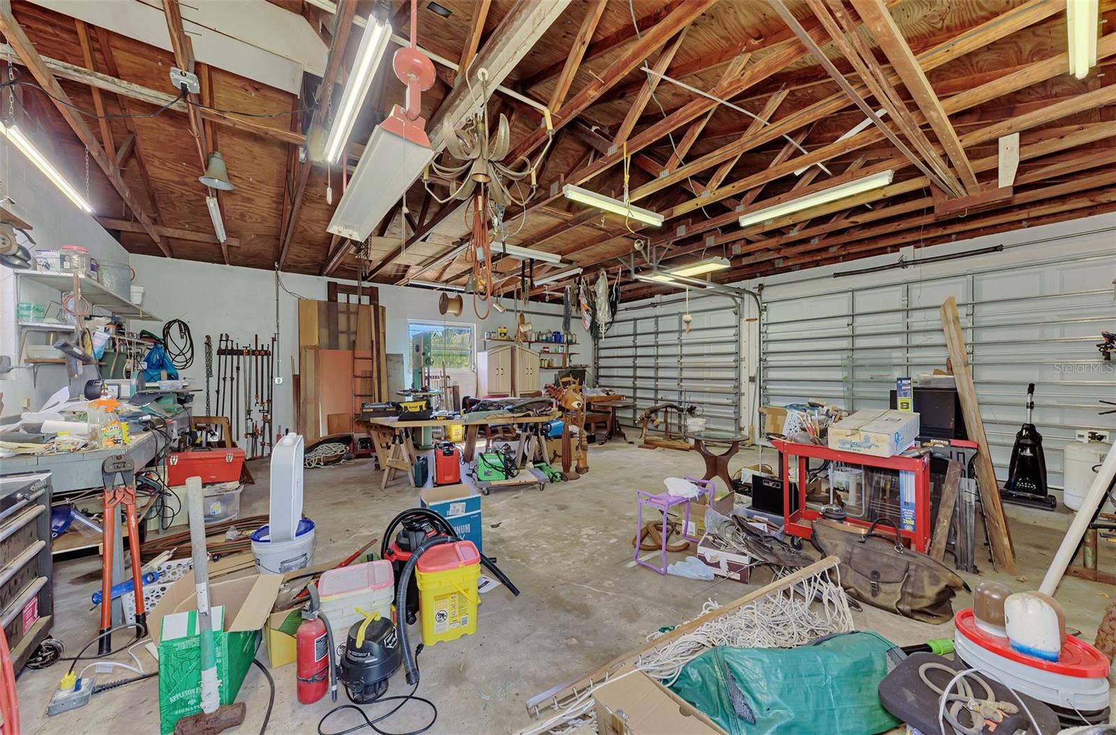 211 46TH STREET W, Bradenton, FL 34209 211 46TH STREET W, Bradenton, FL 34209