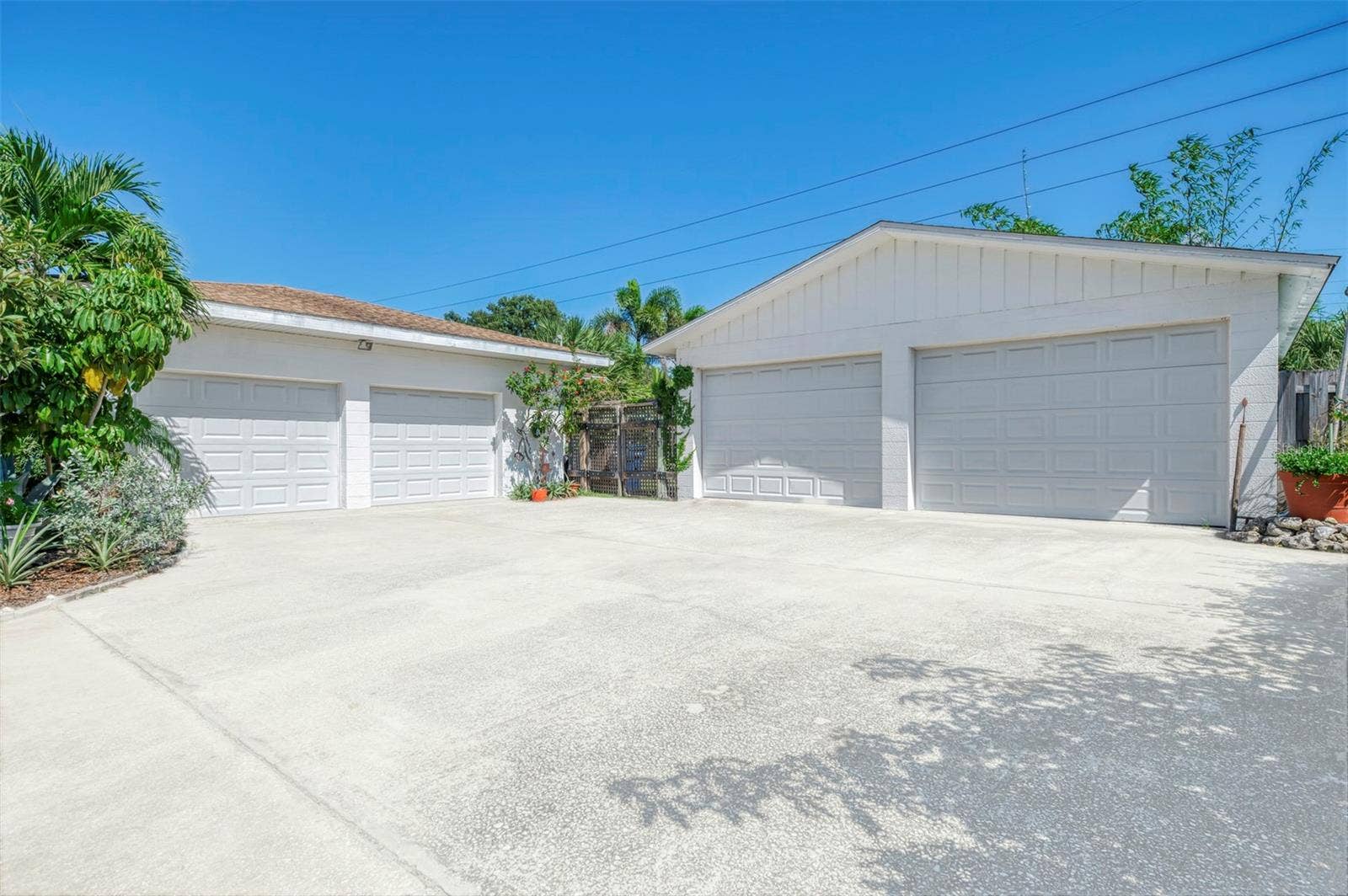 211 46TH STREET W, Bradenton, FL 34209 211 46TH STREET W, Bradenton, FL 34209
