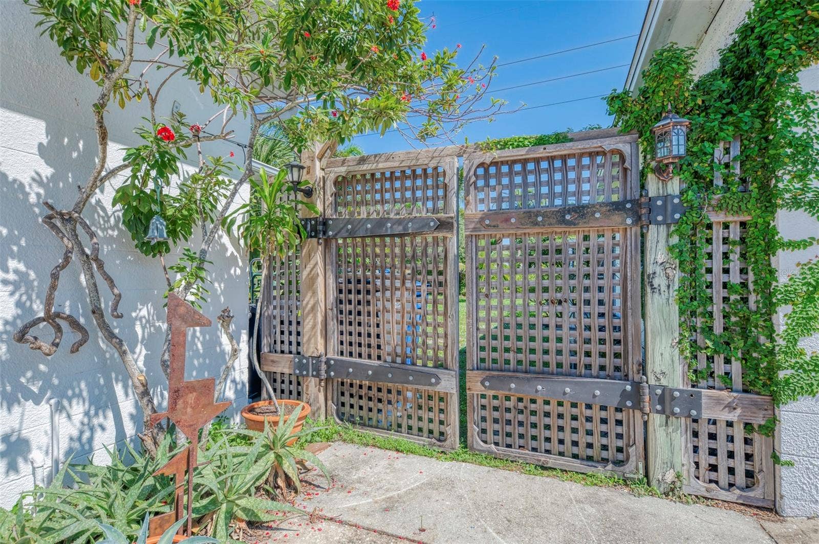 211 46TH STREET W, Bradenton, FL 34209 211 46TH STREET W, Bradenton, FL 34209