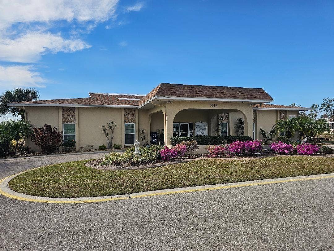5619 BAYSHORE ROAD, #115, Palmetto, FL 34221 CLUBHOUSE.