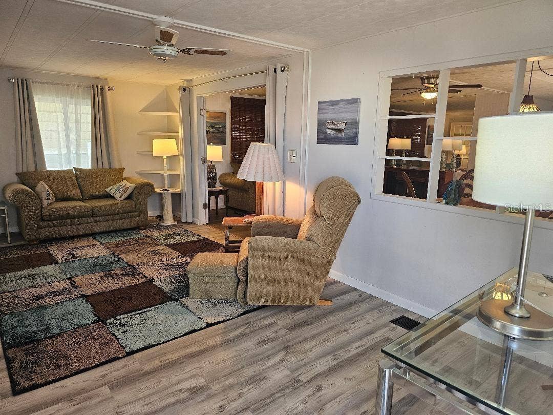 5619 BAYSHORE ROAD, #115, Palmetto, FL 34221 LIVING RM.