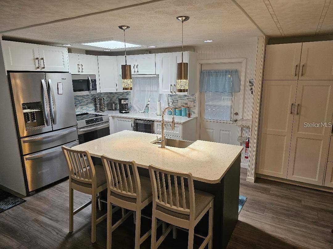 5619 BAYSHORE ROAD, #115, Palmetto, FL 34221 KITCHEN.
