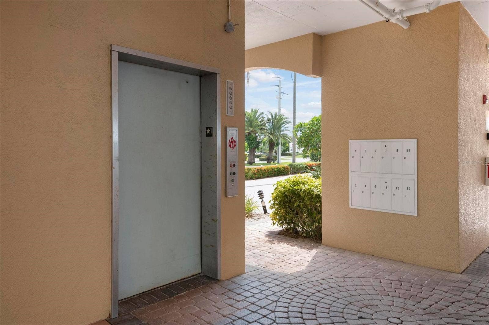 1900 GULF DRIVE N, #1, Bradenton Beach, FL 34217 Elevator