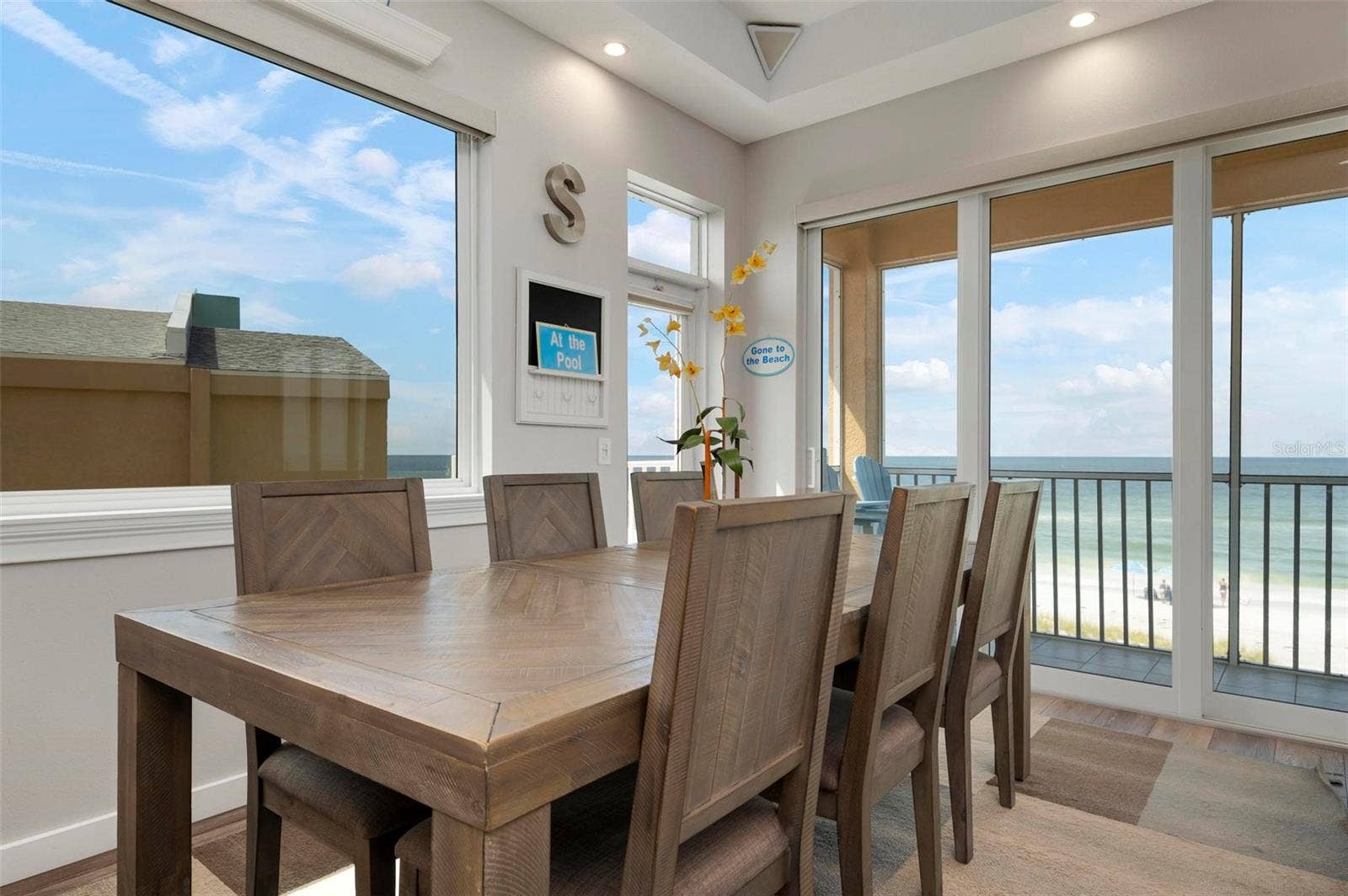 1900 GULF DRIVE N, #1, Bradenton Beach, FL 34217 Dining area