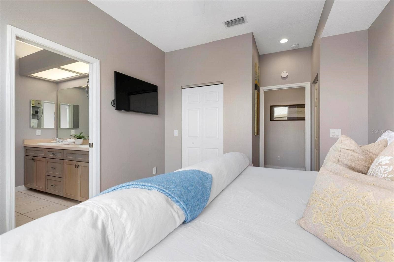 1900 GULF DRIVE N, #1, Bradenton Beach, FL 34217 1900 GULF DRIVE N, #1, Bradenton Beach, FL 34217