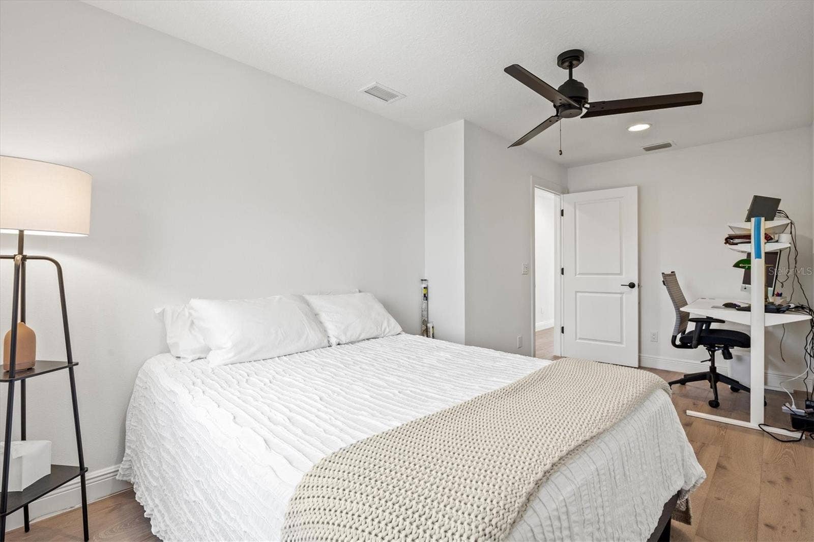1914 RIVERSIDE DRIVE E, Bradenton, FL 34208 1914 RIVERSIDE DRIVE E, Bradenton, FL 34208
