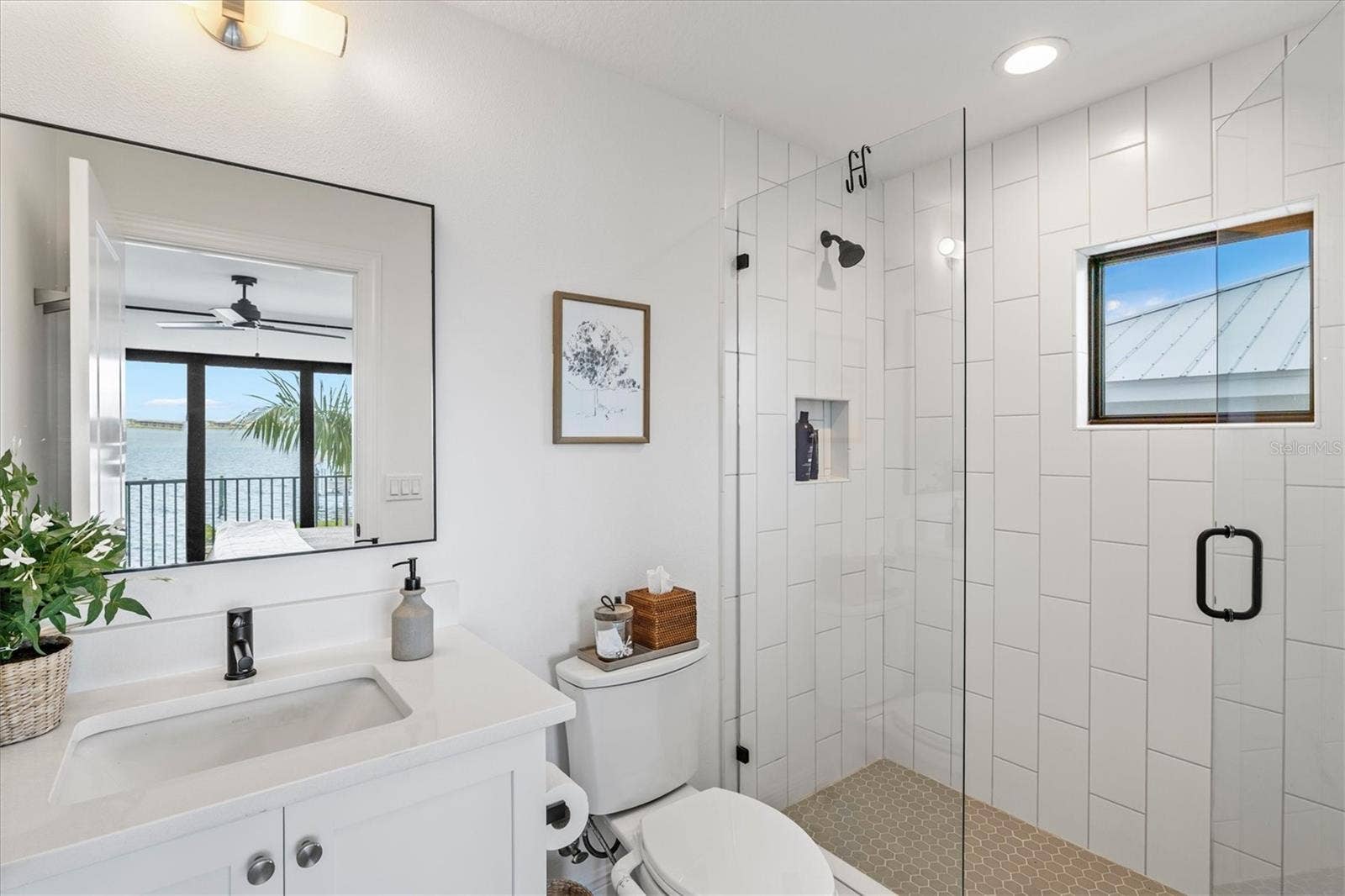 1914 RIVERSIDE DRIVE E, Bradenton, FL 34208 1914 RIVERSIDE DRIVE E, Bradenton, FL 34208