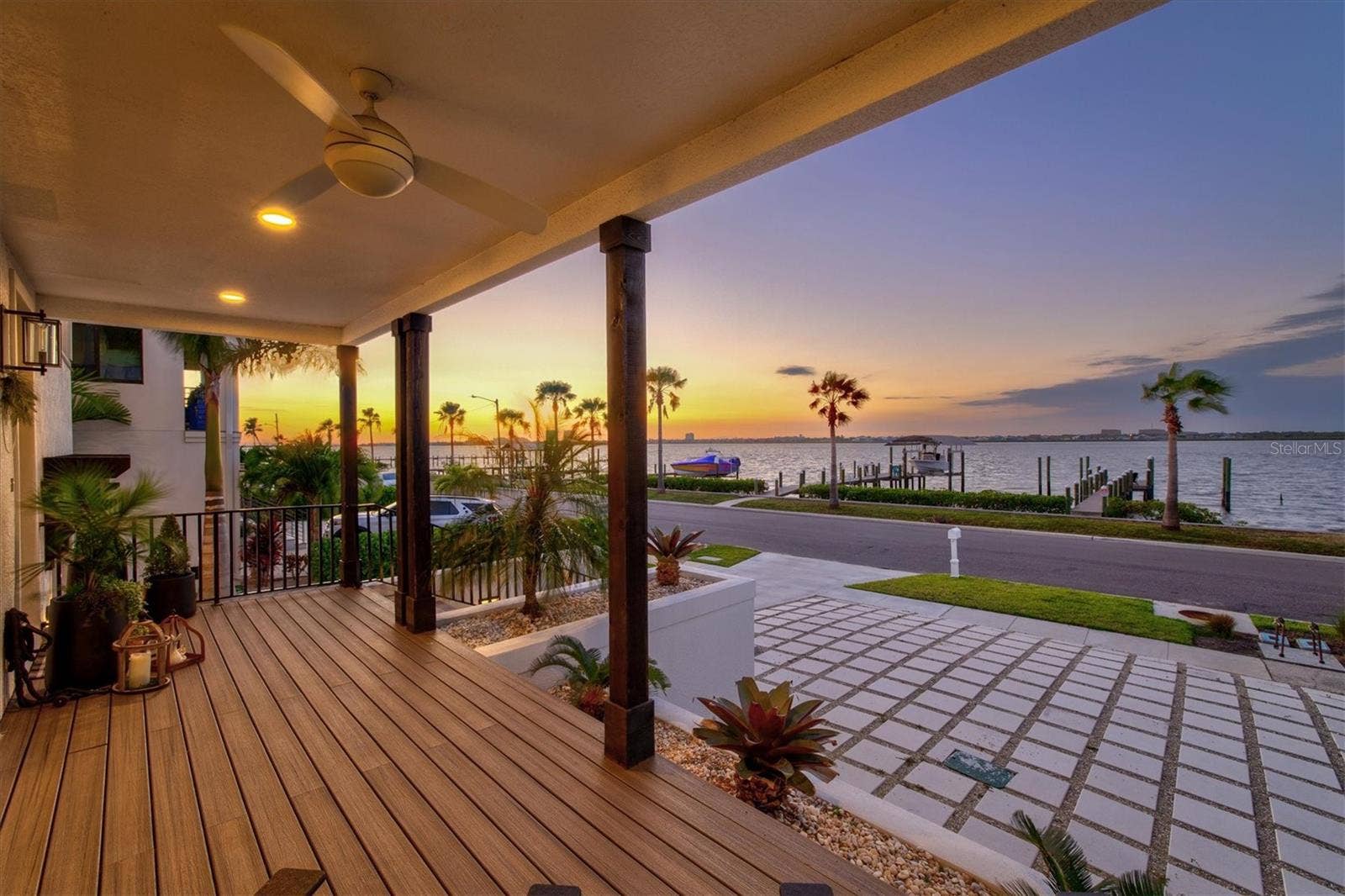 1914 RIVERSIDE DRIVE E, Bradenton, FL 34208 1914 RIVERSIDE DRIVE E, Bradenton, FL 34208